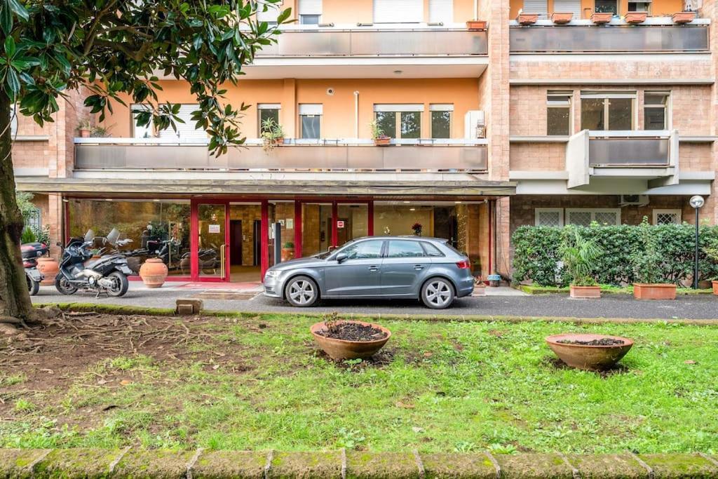 Pamphilj Apt Close To St.Peter'S Rome Exterior photo